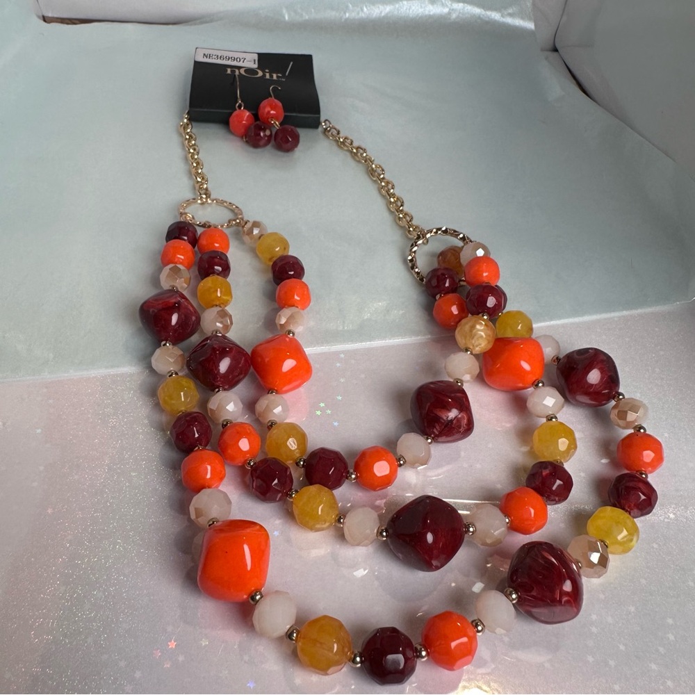 nOir Jewelry | Beaded Statement Necklace with Earrings | NWT - Picture 5 of 6
